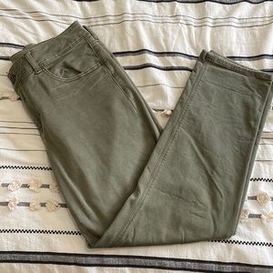 American Eagle Tomgirl Green Khaki Pants